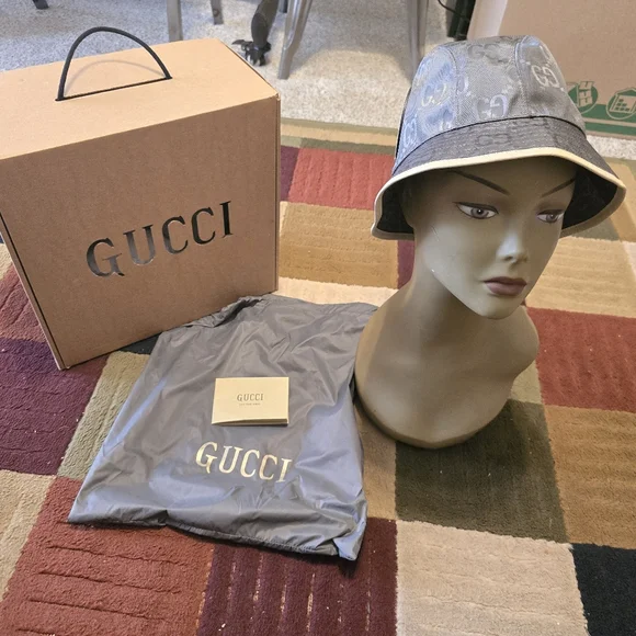 GUCCI Off The Grid Bucket Hat